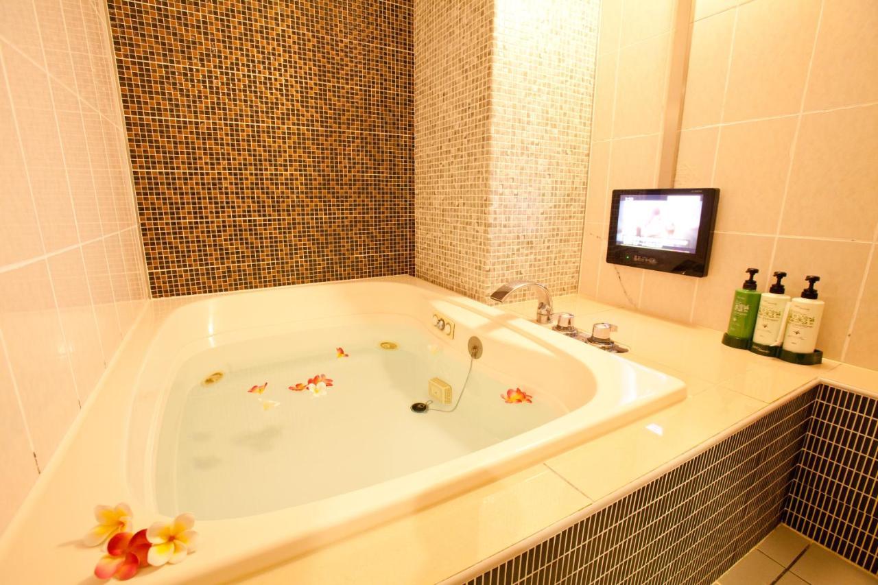 טוקיו Hotel Luna (Adults Only) מראה חיצוני תמונה